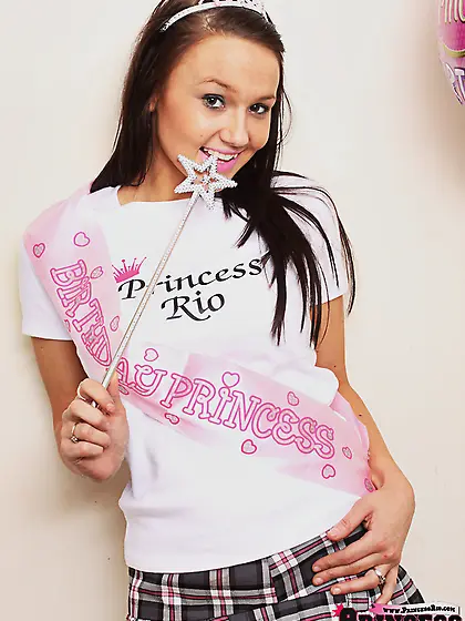 Teen wears tiaras balloons