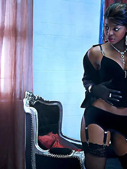 Hot black cutie Jasmin is gonna demonstrate all her wonderful bo