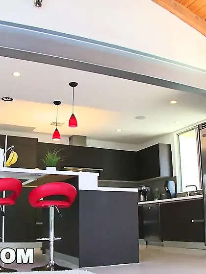 Muscular man thrashes teen's twat 