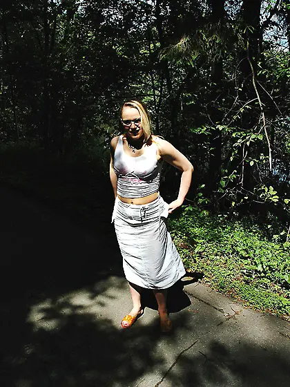 Outdoor pissing in shady park