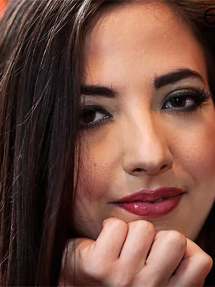 Horny babe fist dildo