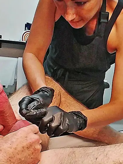 Waxing erection - CFNM.  Happy waxer! 2