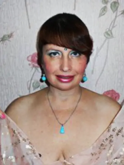 Brunette Aziza Cameltoe.