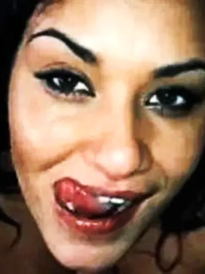 Arab webslut bitch exposed