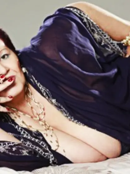 Brunette Hellen Striptease.