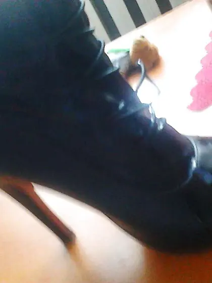 High High-Heeled Shoes,  Chisel and joy!