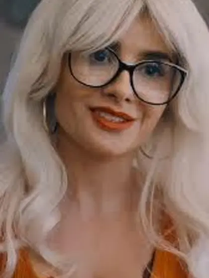 Mikaela Hoover as Cat Grant in "Superman" (202