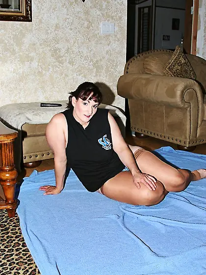 Cougar Reba from United States Exercise This...