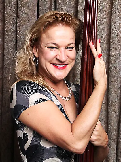 American naked housewife