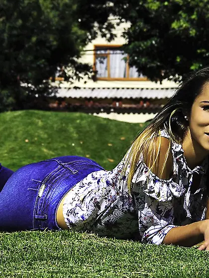 Spanish strap on webcam