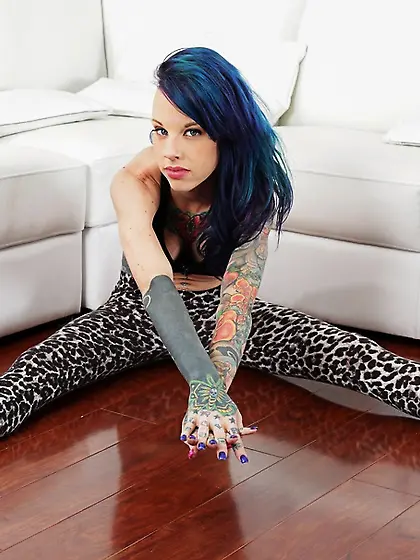 Blue haired slut fucked