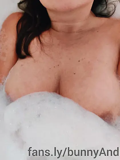 Hot german wife likes to show off her big boobs and ass