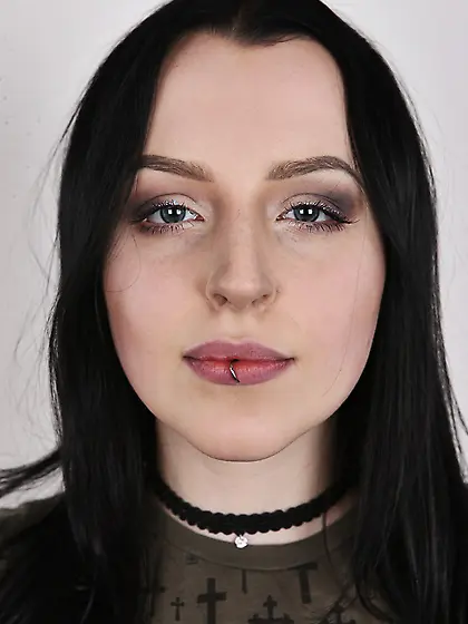 Fragile girl with pierced lip and pale nipples can't resist bran