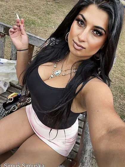 Simonka Wife exposed