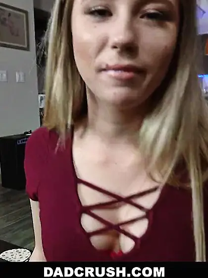 Bubble-butt blonde teen stiffed with daddy's...