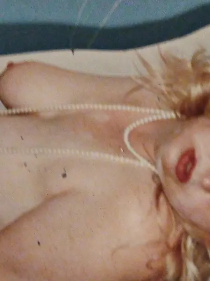 Becky W shows off her tits !!!!