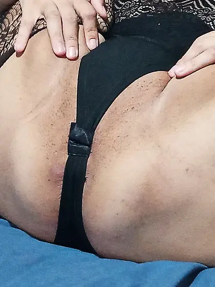 SEXY NIGHT SHOWING OFF ALL IN BLACK BODY...