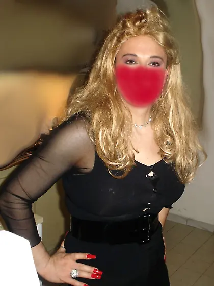 Sissy Sandy