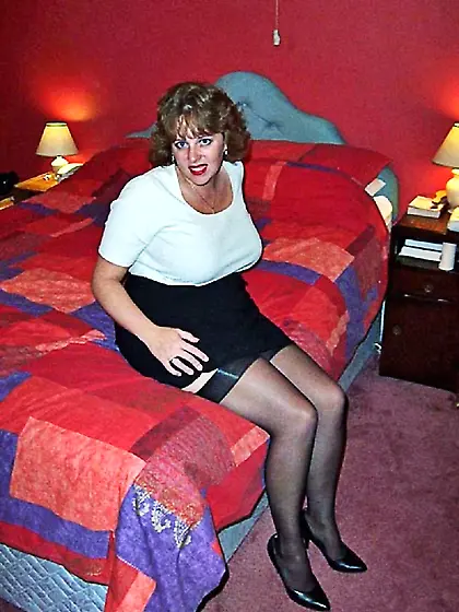 Crams fingers pale pink