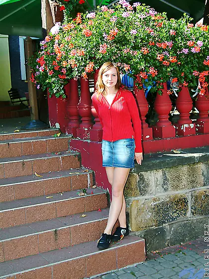 Awesome ginger babe is demonstrating flashing skills in the midd