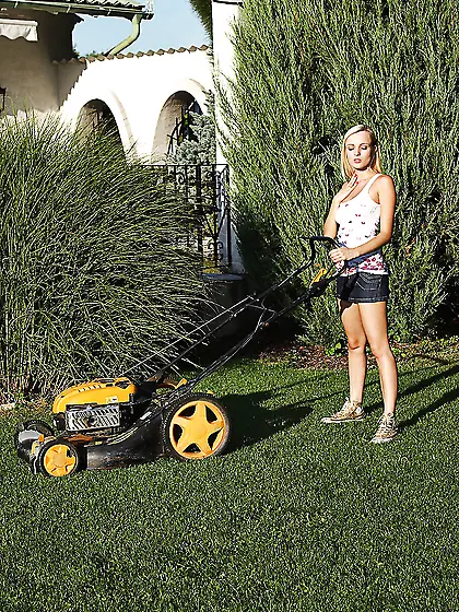 Erotic petite blonde amateur