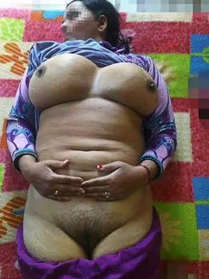 Nude Tamil Milf Aunty + Indian fingering