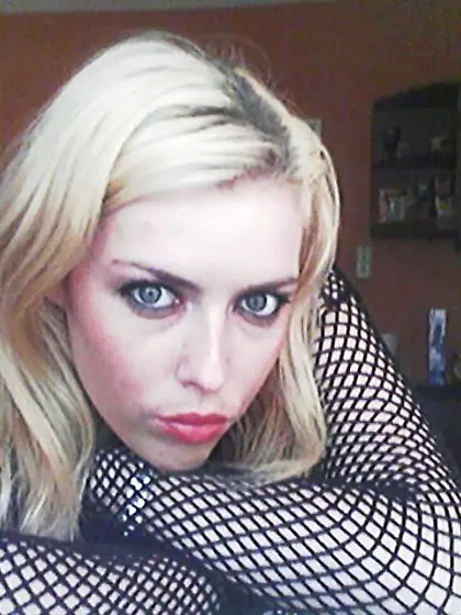 Julia super-fucking-hot hoe