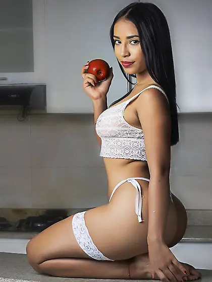 Teen straight strap on