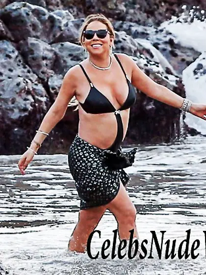 Mariah Carey Nipple Slip At A Beach In Maui, Hawaii