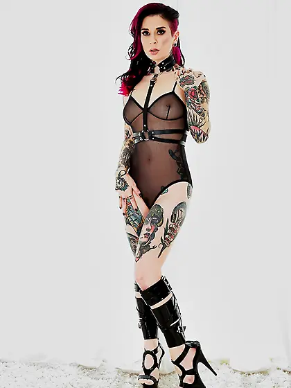 Tiny tits mature amateur