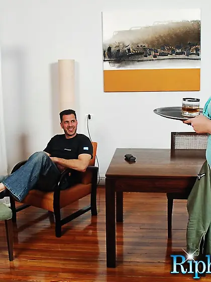 Plump chick opens holes