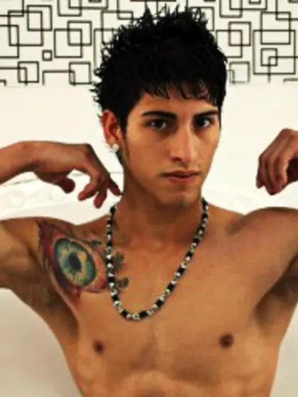 Brunette steven perform close