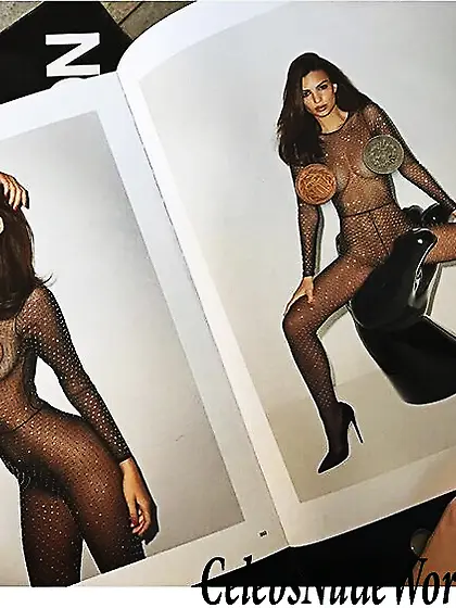 Sexy pic of Emily Ratajkowski