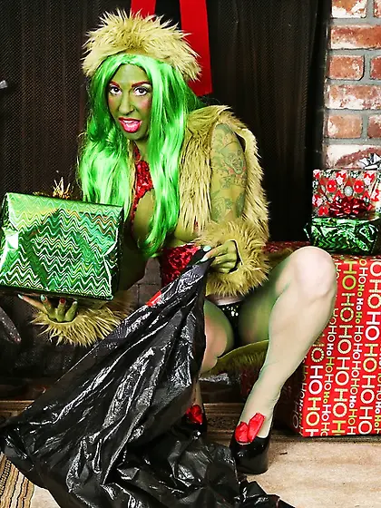 Petite mssanta naughty boys