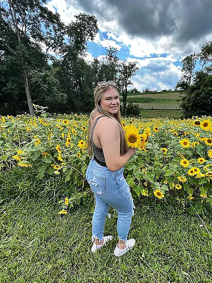 Cute Teen With Amazing Ass and Sexy Thick Thighs
