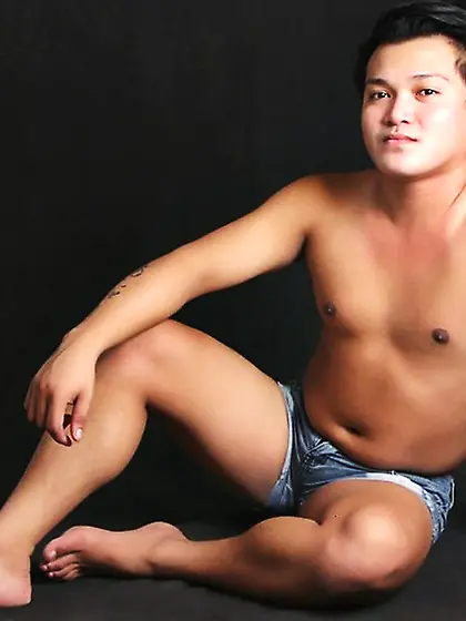 Asian young gay VicmarLOVESyou like to snapshot
