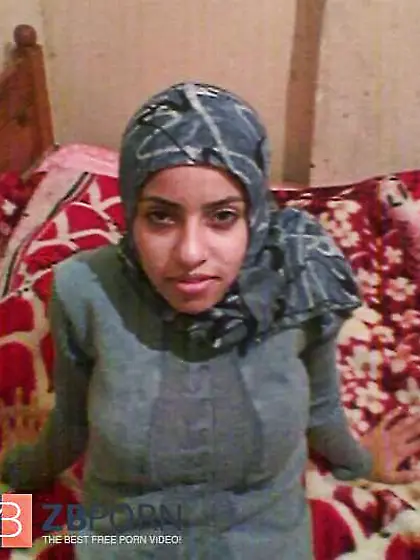 Non-porno Arab gal,  with or sans hijab II