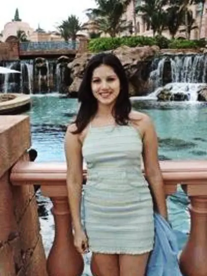 Sunny Leone takes her slutty dress off and shows us her amazing