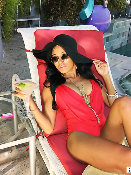 Passionate dark haired Anya Ivy seduces her pool boy for interra