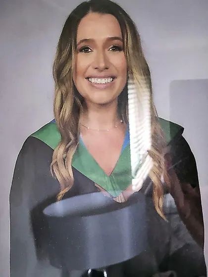 he loves his aunts feet