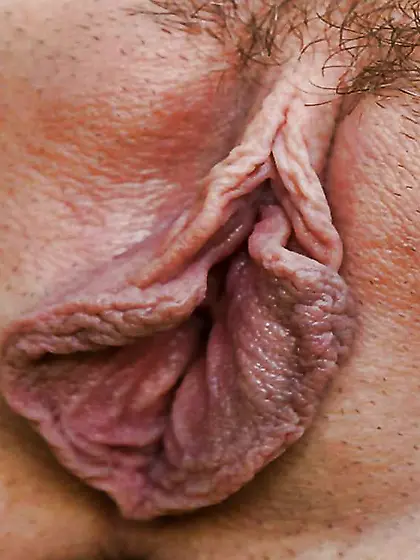 STEAMING LADY OUTDOOR TWAT SHOWCASE