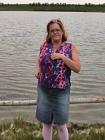 Curvy High Heels Misha MILF from United States