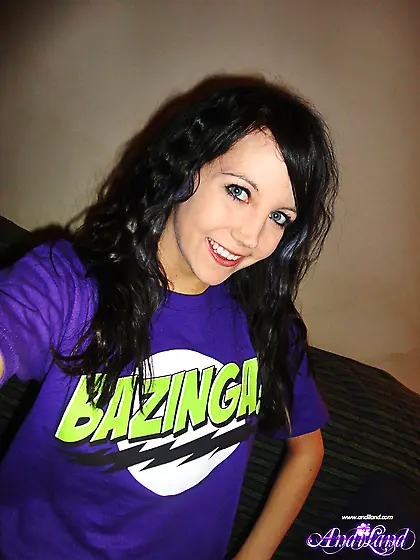Bazinga t-shirt nerdy brunette