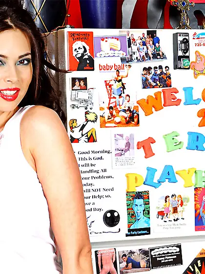 Chick pigtails poses sexy