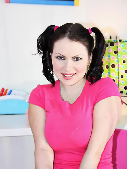 Pink get-up thick schoolgirl sucking a throbbing boner in POV