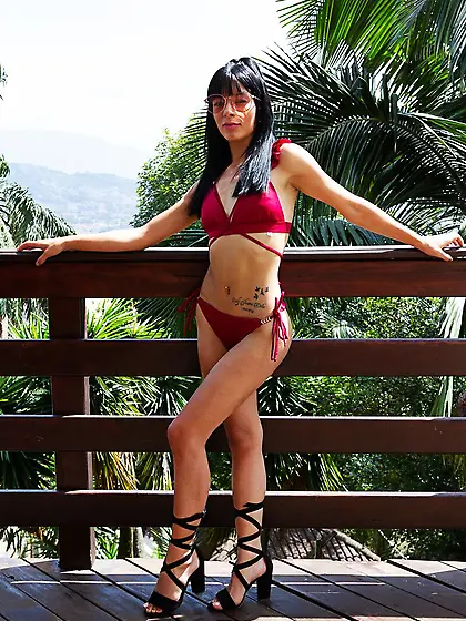 Teen stunner soaps up and greets two lovers 