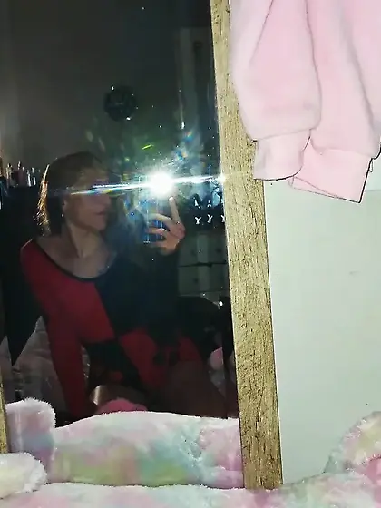 Tiny easy to overpower Xanax taking bimbo Hailey