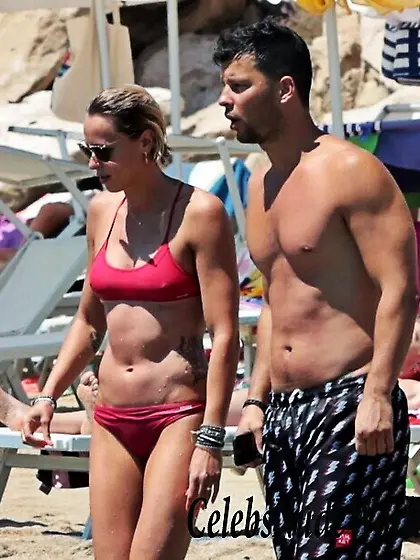 Federica Pellegrini Bikini