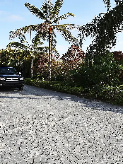 Anya Peacock takes her panties off and gets her hungry muff dril