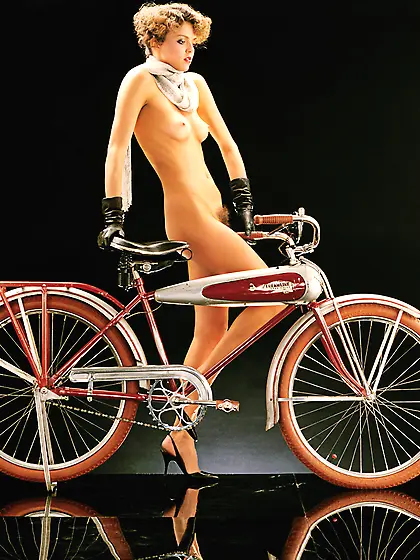 Model babe bitty titties